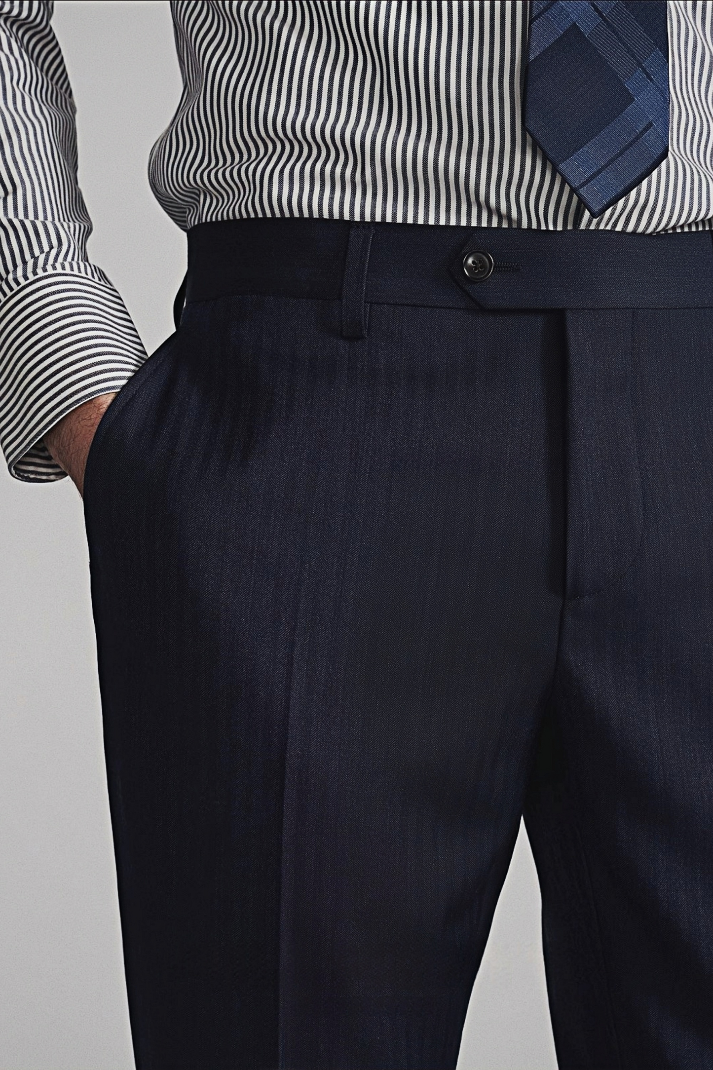 Alaric navy-blue trousers
