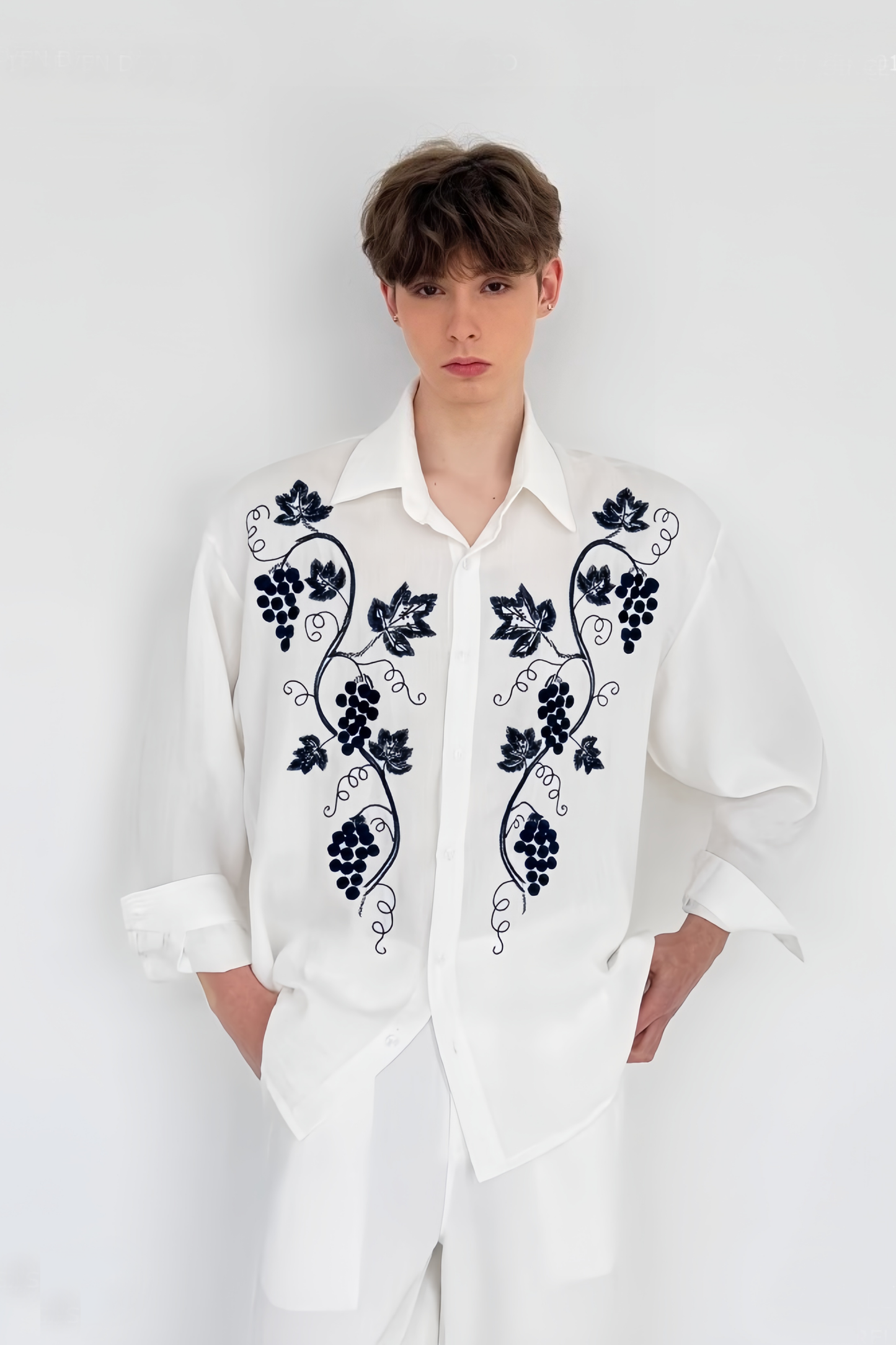 Charlie white patterned-embroidered suit