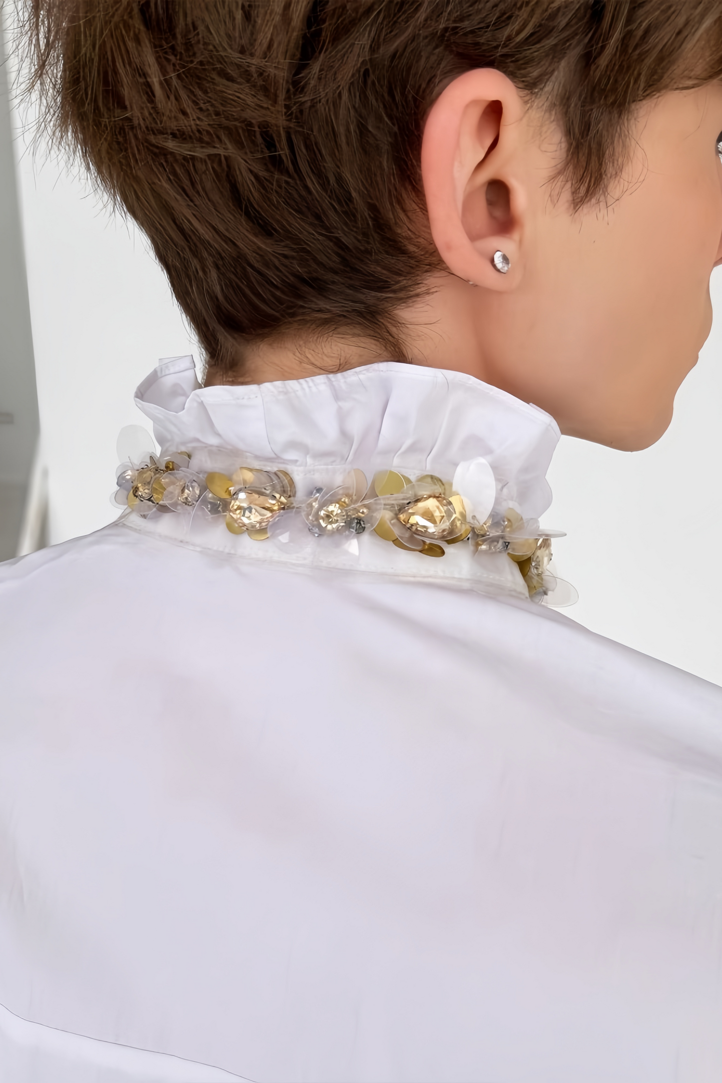 Yoris white floral-appliqué crystal-embellishment shirt