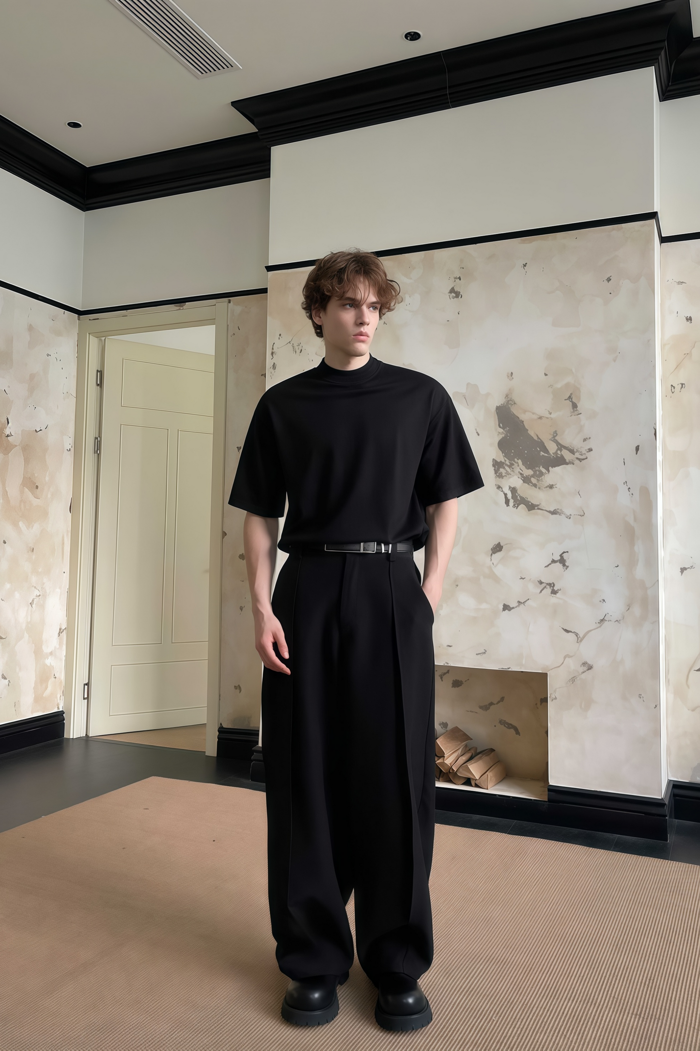 Yves black double-collar T-shirt