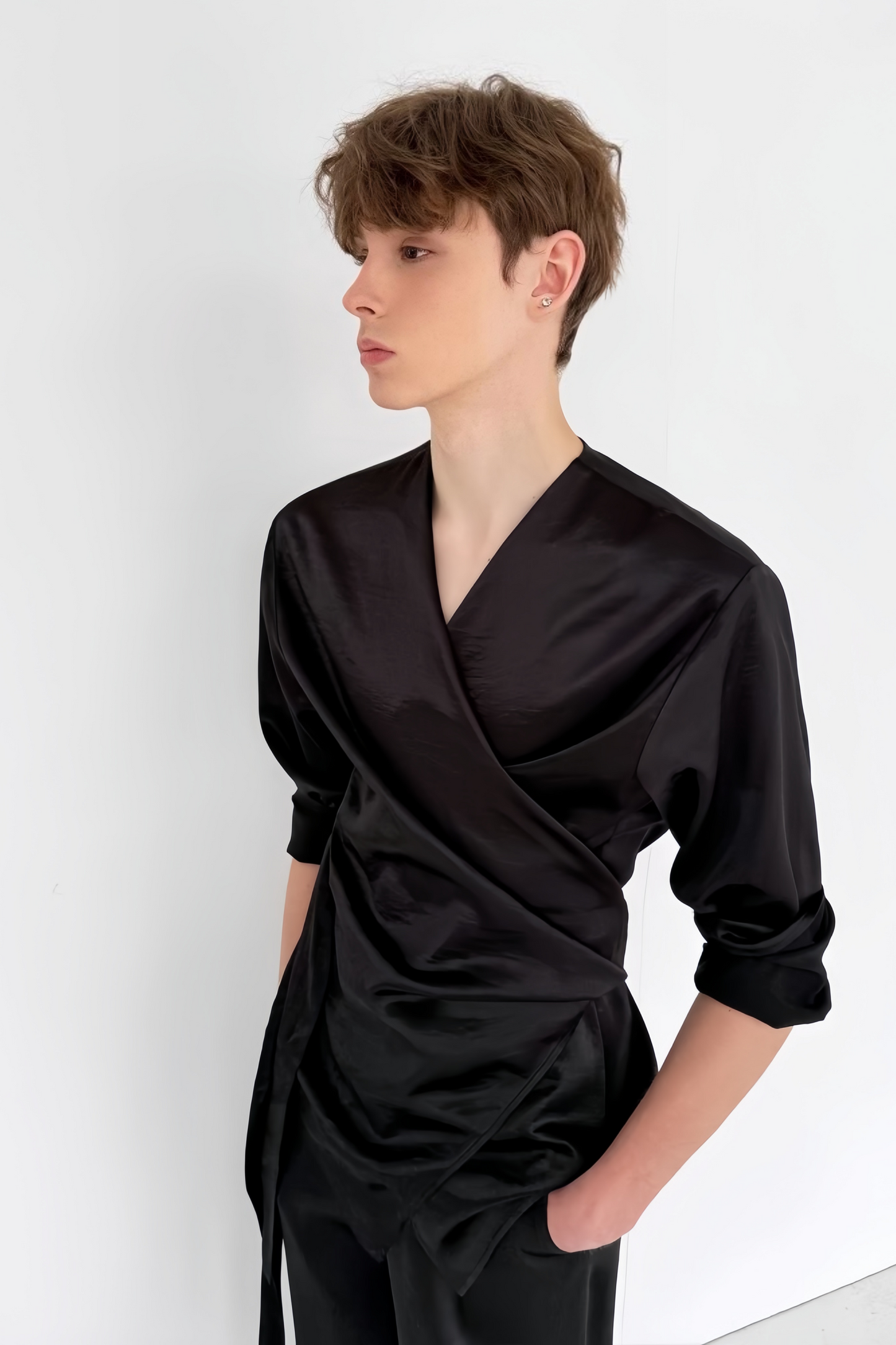 Gaspard black self-tie detail suit