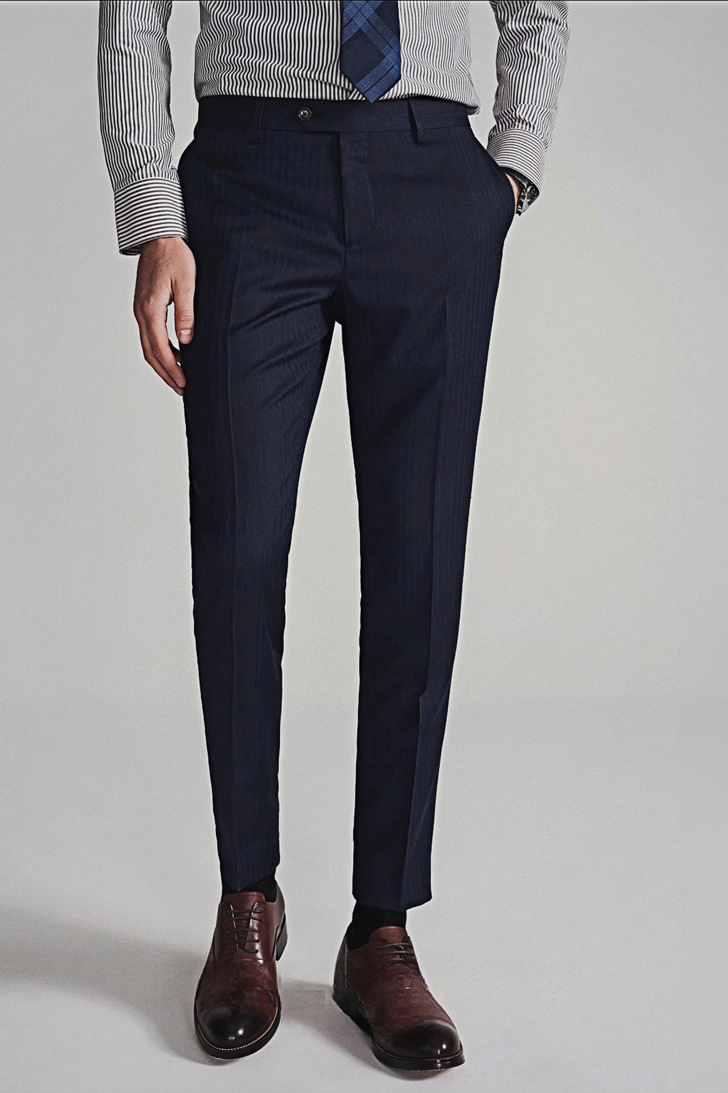 Alaric navy-blue trousers